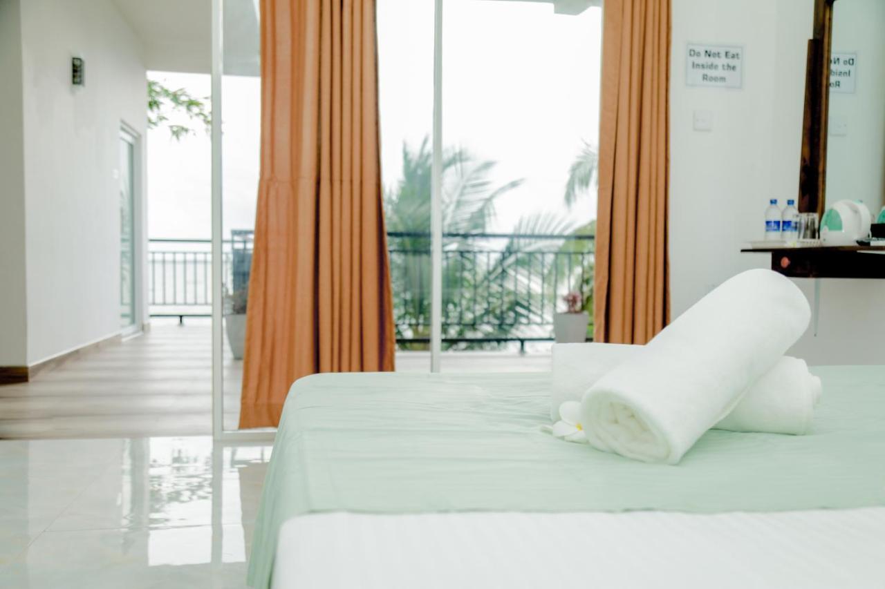 Araliya Lagoon Park Resort Negombo Bagian luar foto