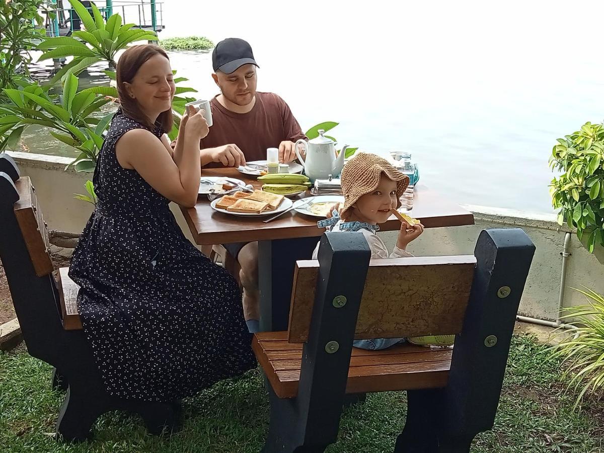 Araliya Lagoon Park Resort Negombo Bagian luar foto